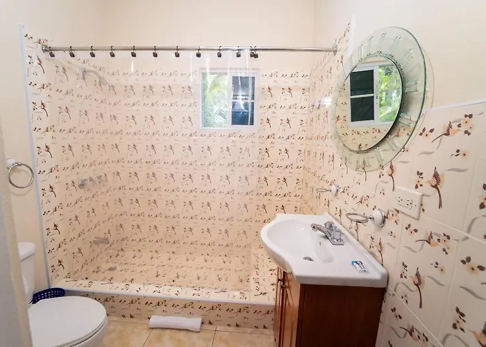 Spacious In Near Villa *