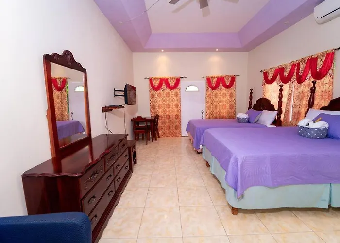 Spacious In Near Runaway Bay